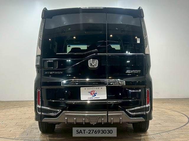 Honda STEP WGN 2019-04 6019649-12