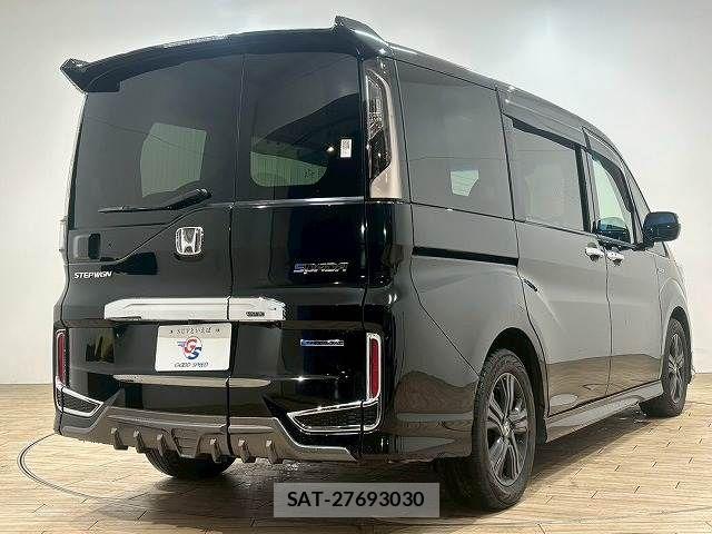 Honda STEP WGN 2019-04 6019649-15