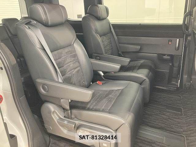 Honda STEP WGN 2022-11 6219893-5