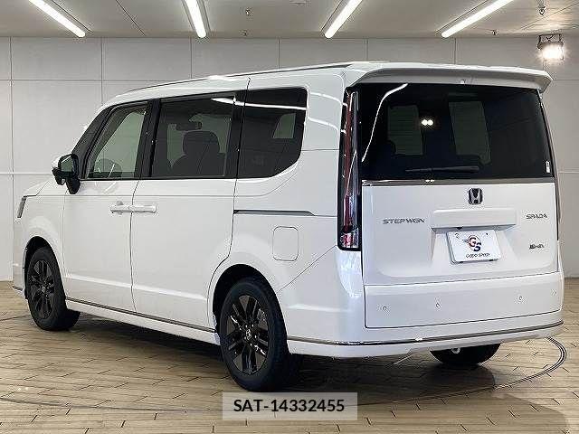 Honda STEP WGN 2026-03 6546943-15