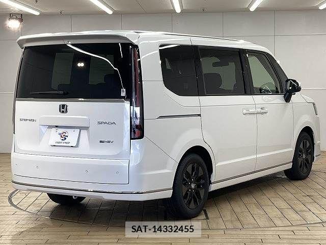 Honda STEP WGN 2026-03 6546943-16