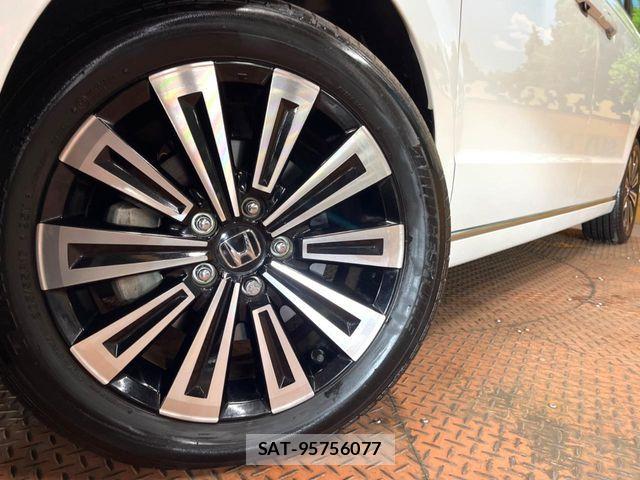 Honda STEP WGN 2023-08 6673760-14