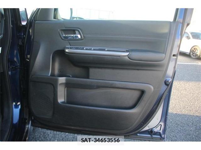 Honda STEP WGN 2017-09 6678232-16