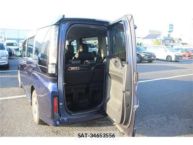 Honda STEP WGN 2017-09 6678232-27