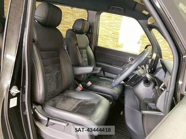 Honda STEP WGN 2023-09 6791527-4