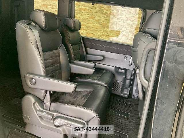 Honda STEP WGN 2023-09 6791527-5