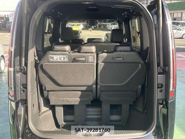 Honda STEP WGN 2025-11 6791526-12