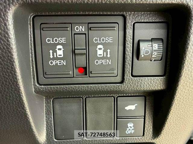 Honda STEP WGN 2023-10 6791533-7