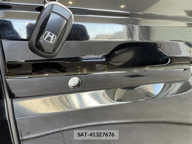 Honda STEP WGN 2023-11 6791542-11