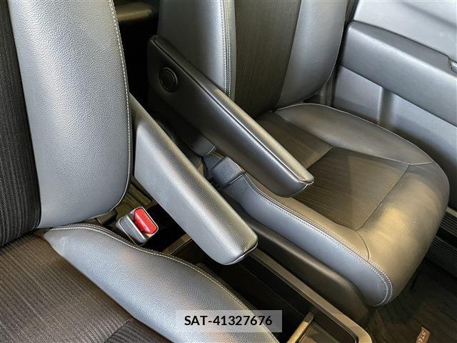 Honda STEP WGN 2023-11 6791542-24