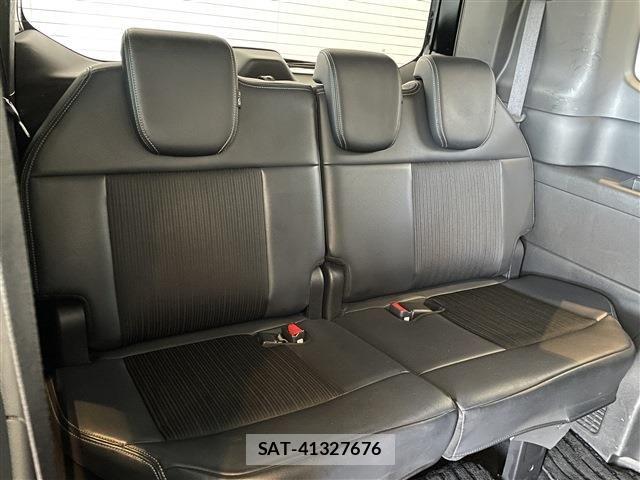 Honda STEP WGN 2023-11 6791542-29