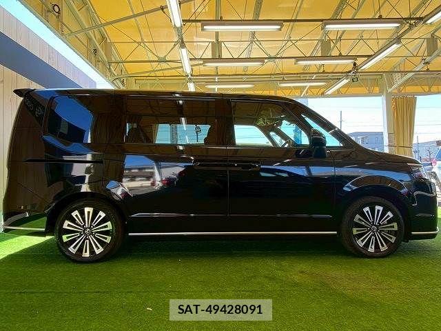 Honda STEP WGN 2022-12 6791522-17