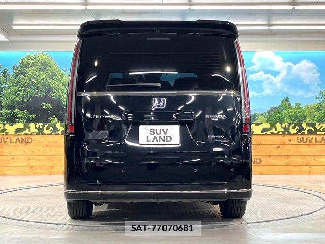 Honda STEP WGN 2022-11 6913518-14