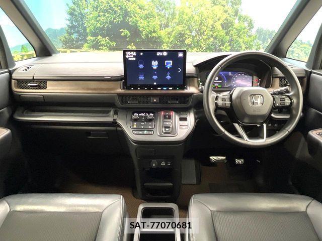 Honda STEP WGN 2022-11 6913518-1