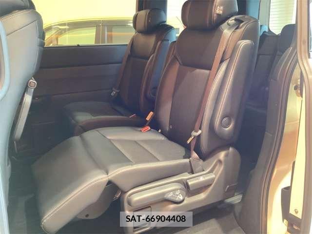 Honda STEP WGN 2026-01 6913516-13
