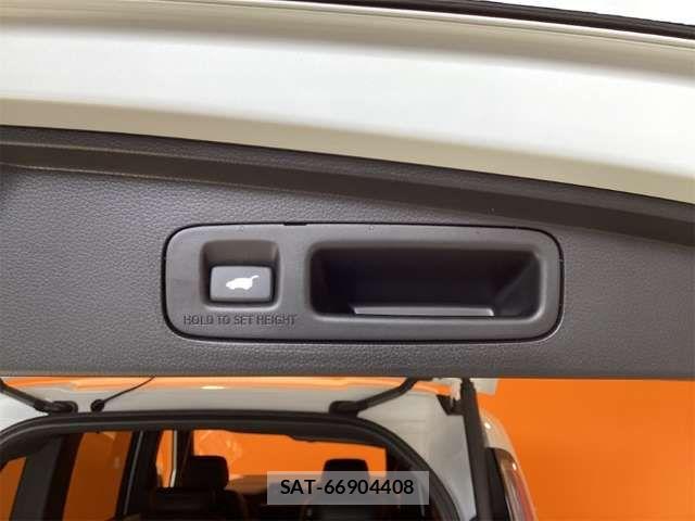 Honda STEP WGN 2026-01 6913516-17