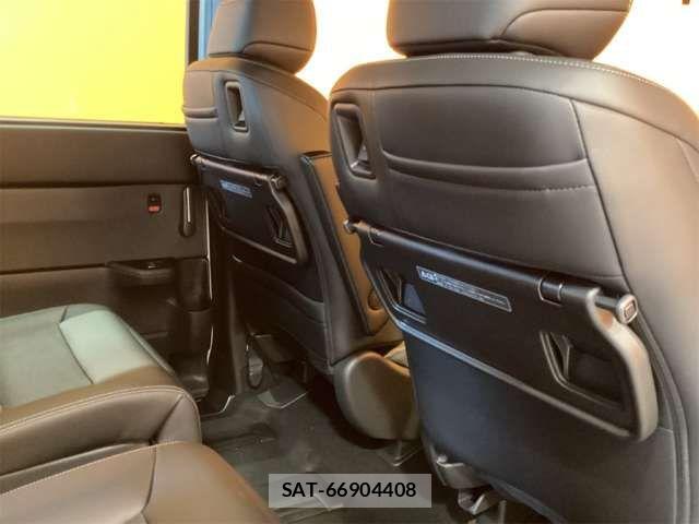 Honda STEP WGN 2026-01 6913516-18