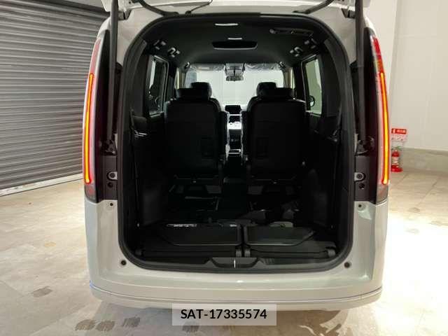 Honda STEP WGN 2026-02 6913517-12