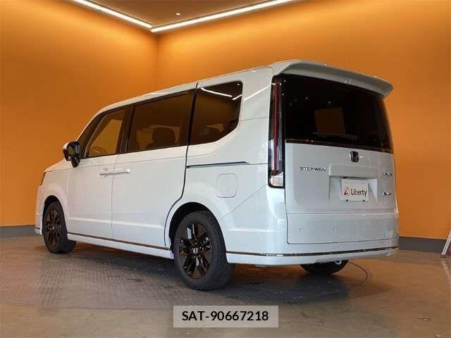 Honda STEP WGN 2026-02 6913519-11