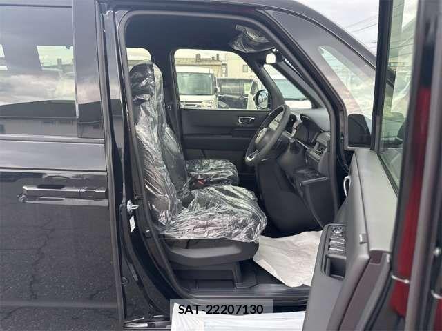 Honda STEP WGN 2026-02 6913523-16