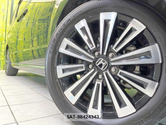Honda STEP WGN 2024-03 7060857-12