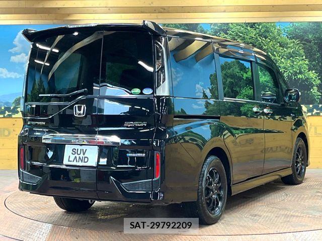 Honda STEP WGN 2018-03 7225526-16
