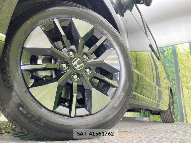 Honda STEP WGN 2025-11 7225539-13