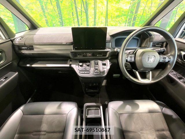 Honda STEP WGN 2024-02 7225536-1