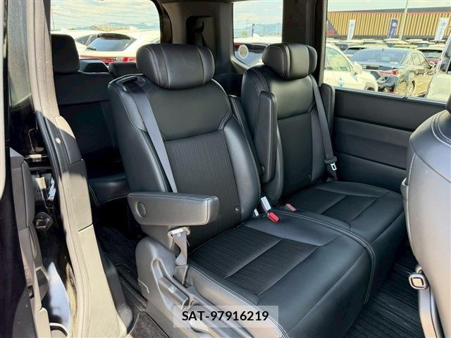 Honda STEP WGN 2024-04 7225540-15