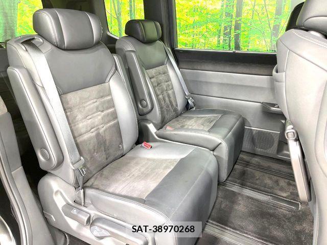 Honda STEP WGN 2023-11 7252423-10