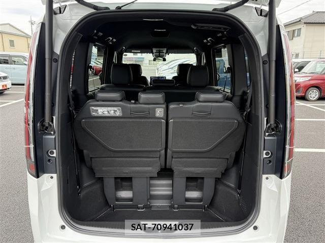 Honda STEP WGN 2023-12 7273012-17