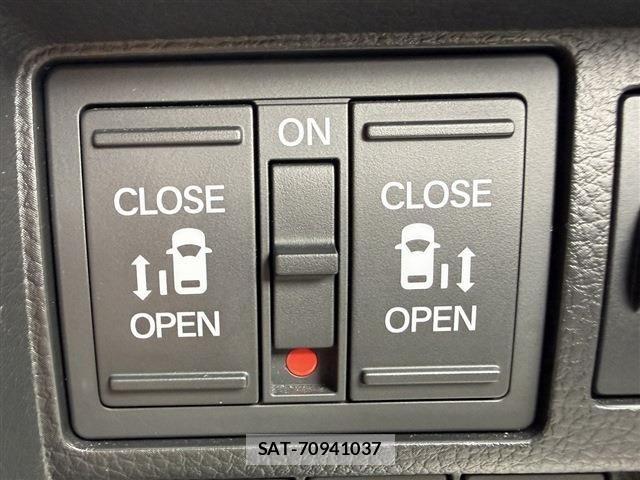 Honda STEP WGN 2023-12 7273012-6