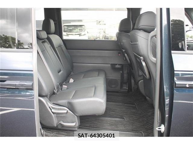 Honda STEP WGN 2022-06 7273015-27