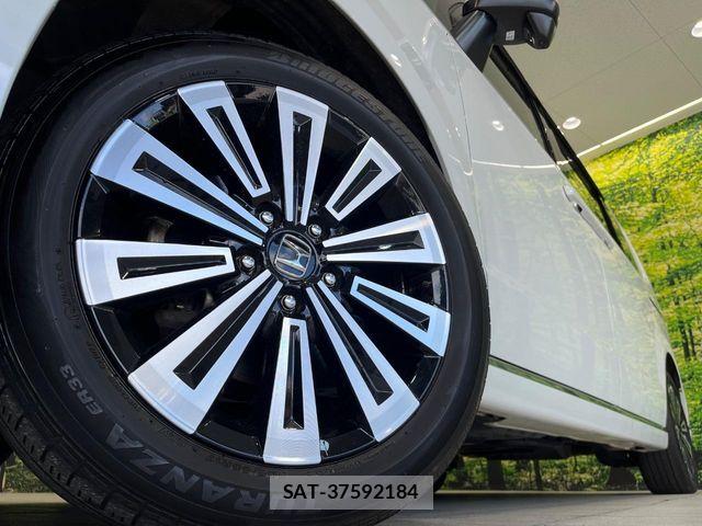 Honda STEP WGN 2023-11 7330305-12