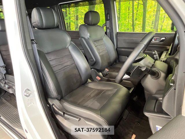 Honda STEP WGN 2023-11 7330305-7