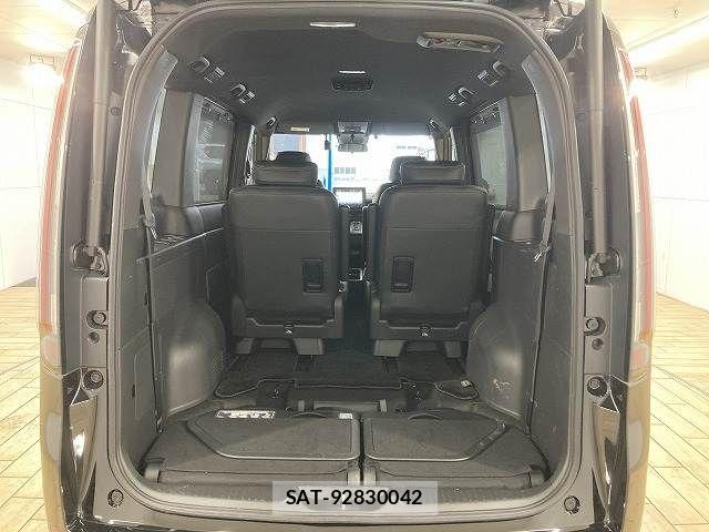 Honda STEP WGN 2024-03 7359963-12