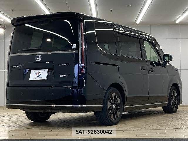 Honda STEP WGN 2024-03 7359963-16