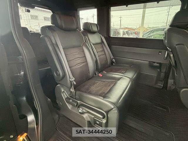 Honda STEP WGN 2024-04 7359960-12