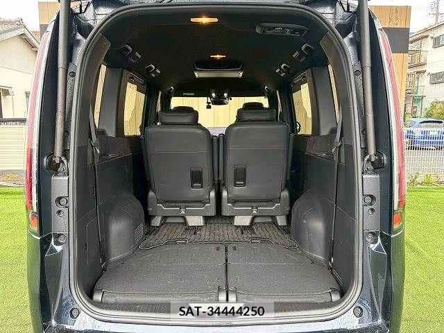 Honda STEP WGN 2024-04 7359960-14