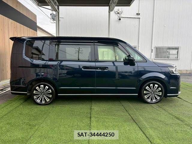 Honda STEP WGN 2024-04 7359960-15