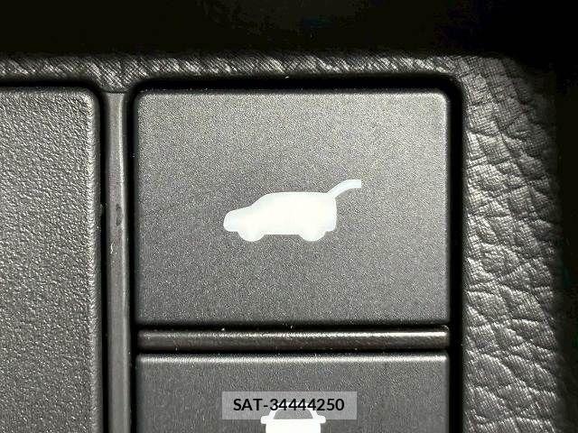 Honda STEP WGN 2024-04 7359960-8