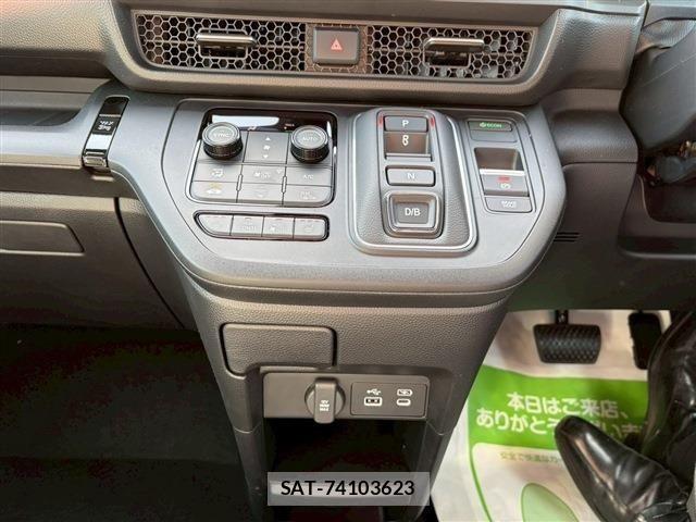 Honda STEP WGN 2026-02 7359957-29