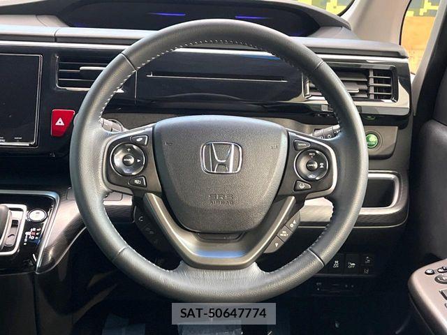 Honda STEP WGN 2018-03 7394285-11