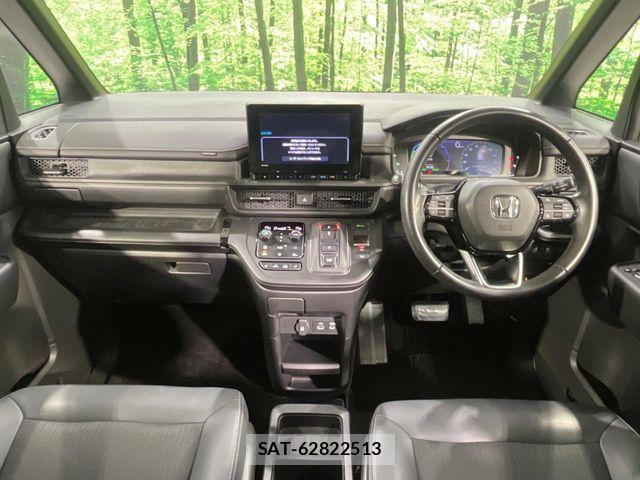 Honda STEP WGN 2023-01 7394280-1