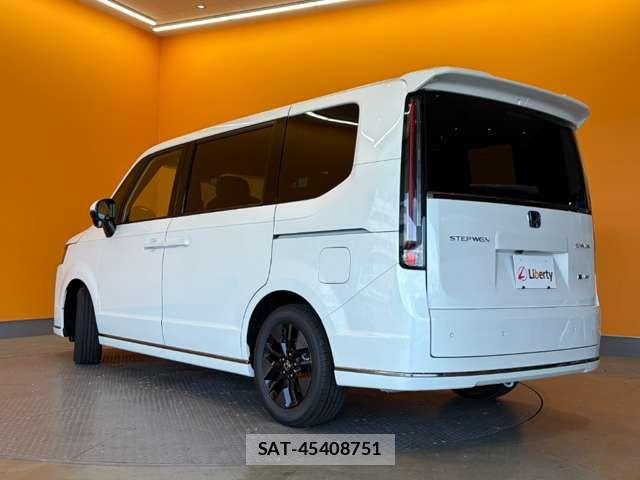 Honda STEP WGN 2026-05 7458087-13