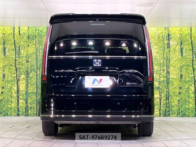 Honda STEP WGN 2022-12 7562905-14