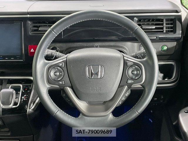 Honda STEP WGN 2017-12 7620351-11