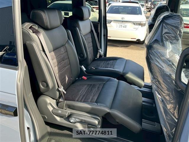 Honda STEP WGN 2026-05 7620335-15
