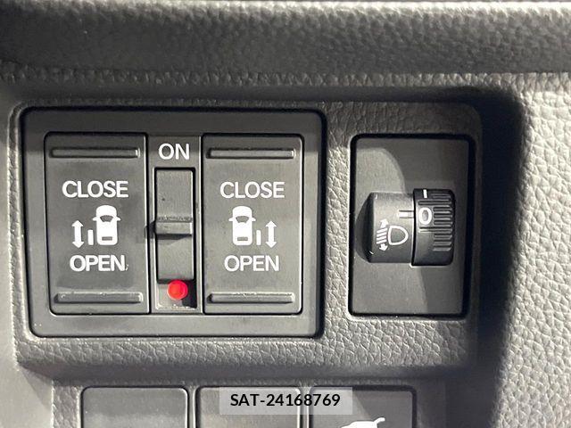 Honda STEP WGN 2022-06 7789433-5