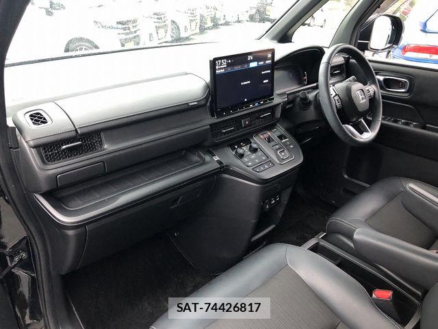 Honda STEP WGN 2024-05 7879648-17